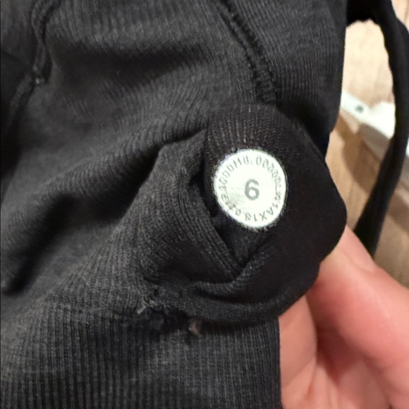 Lululemon charcoal ribbed tank - Picture 5 of 5